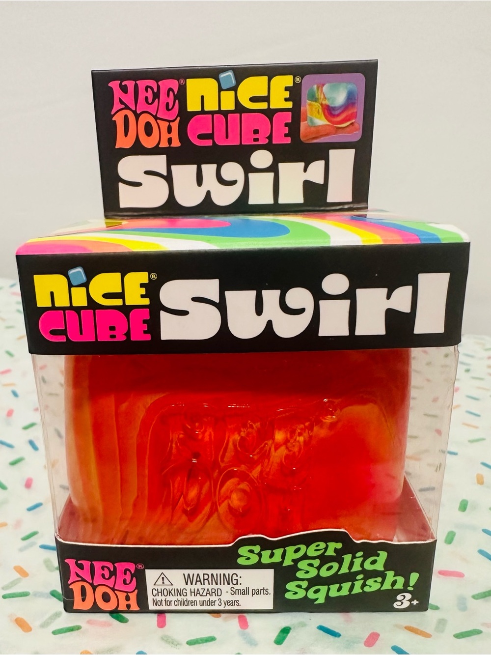 Nice Cube Swirl Super Solid Squish — Red by NeeDoh